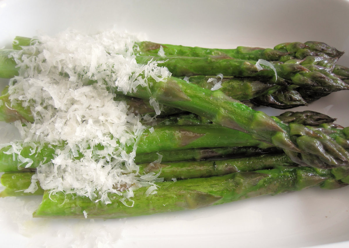 asparagus in butter cuisinefiend.com