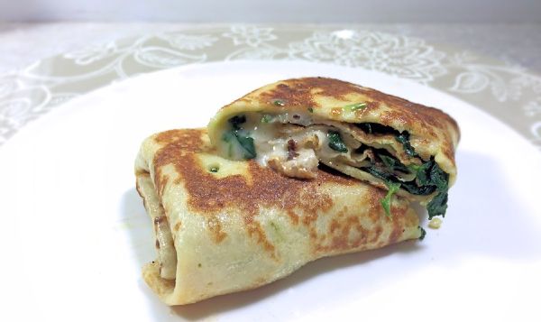 Pancake with spinach filling