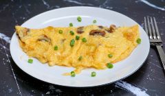 cheese mushroom omelette