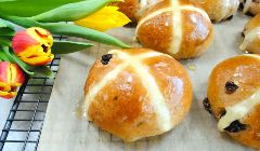 hot cross buns