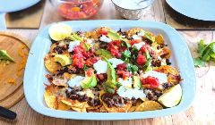 nachos with beef chilli