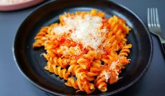 pasta with red pepper sauce