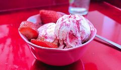 raspberry ripple no churn ice cream