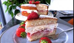 strawberry and cream cake