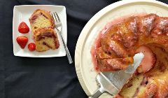 strawberry yoghurt cake