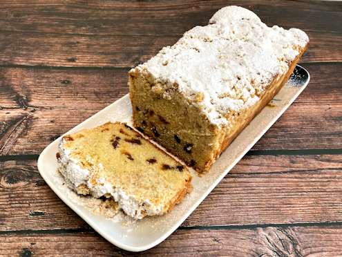 apricot crumble loaf cake