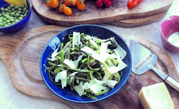 Asparagus salad