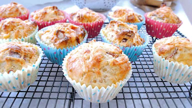 Bacon, apple and cheese muffins