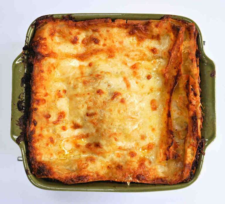 traditional beef lasagne cuisinefiend.com
