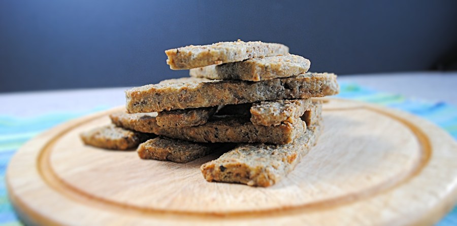 Blue cheese and oat biscuits