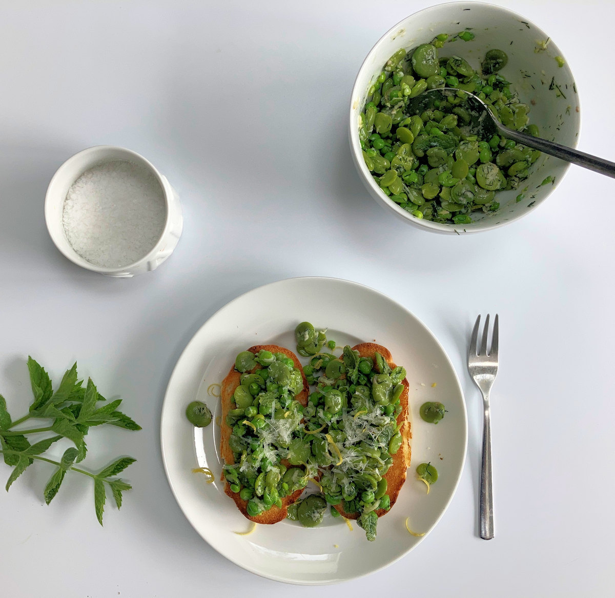 broad bean bruschetta cuisinefiend.com