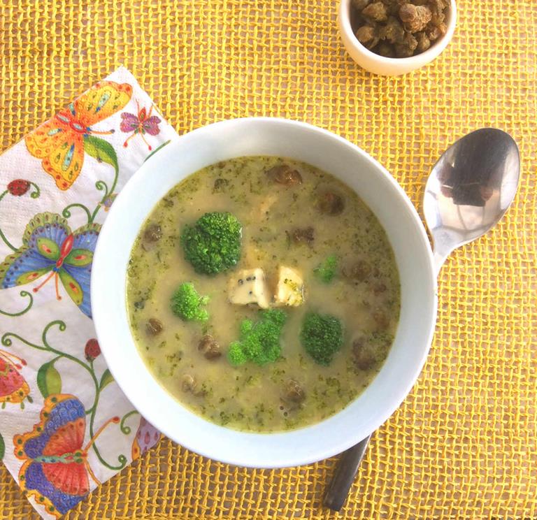 broccoli and stilton soup cuisinefiend.com