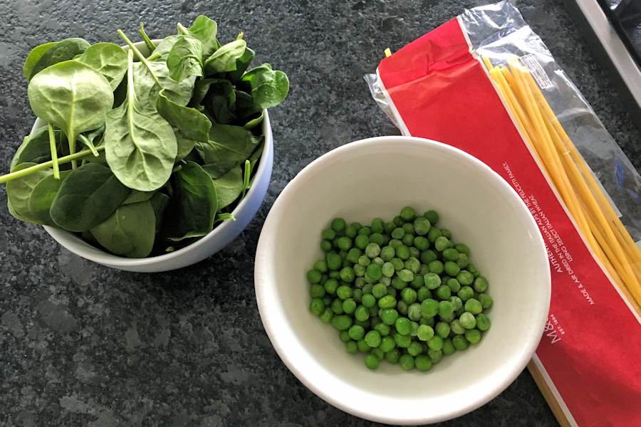 Alfredo with peas and spinach