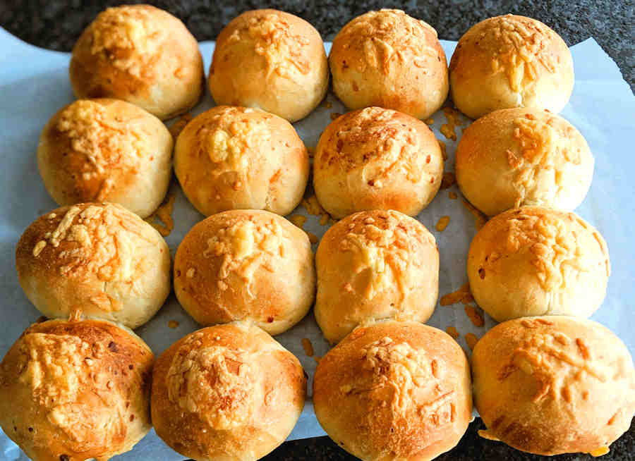 cheddar beer bread rolls cuisinefiend.com