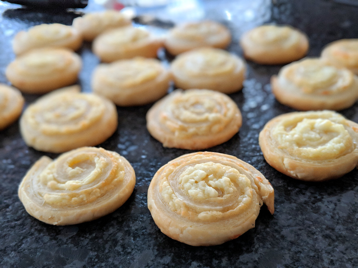 cheese biscuits cuisinefiend.com