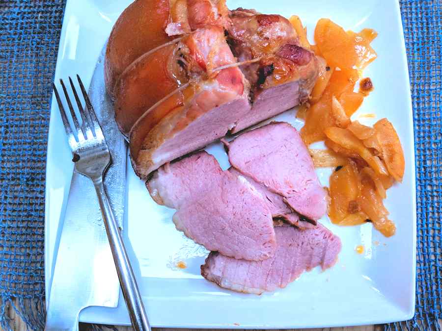 Ham braised with apples