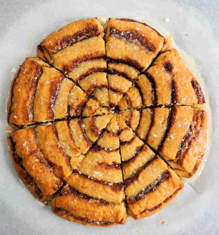 cinnamon roll scone wedges cuisinefiend.com