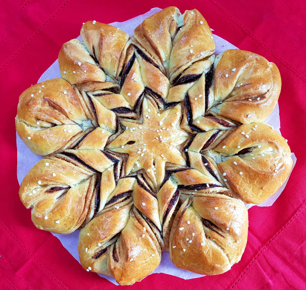 cinnamon twist star bread cuisinefiend.com