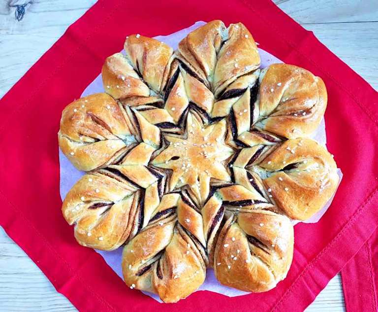 Swedish style cinnamon star bread cuisinefiend.com