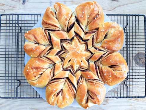 Cinnamon twist star