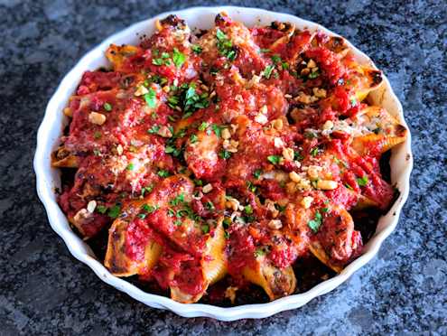 conchiglioni with ricotta and walnuts
