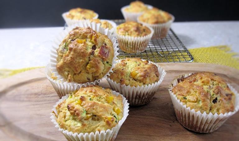 Corn and bacon muffins
