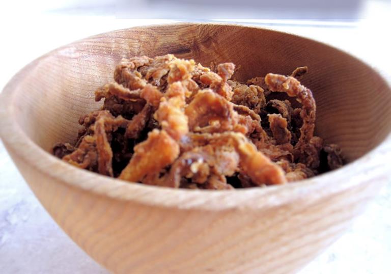 Crispy tobacco onions cuisinefiend.com