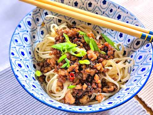 crispy minced pork with noodles