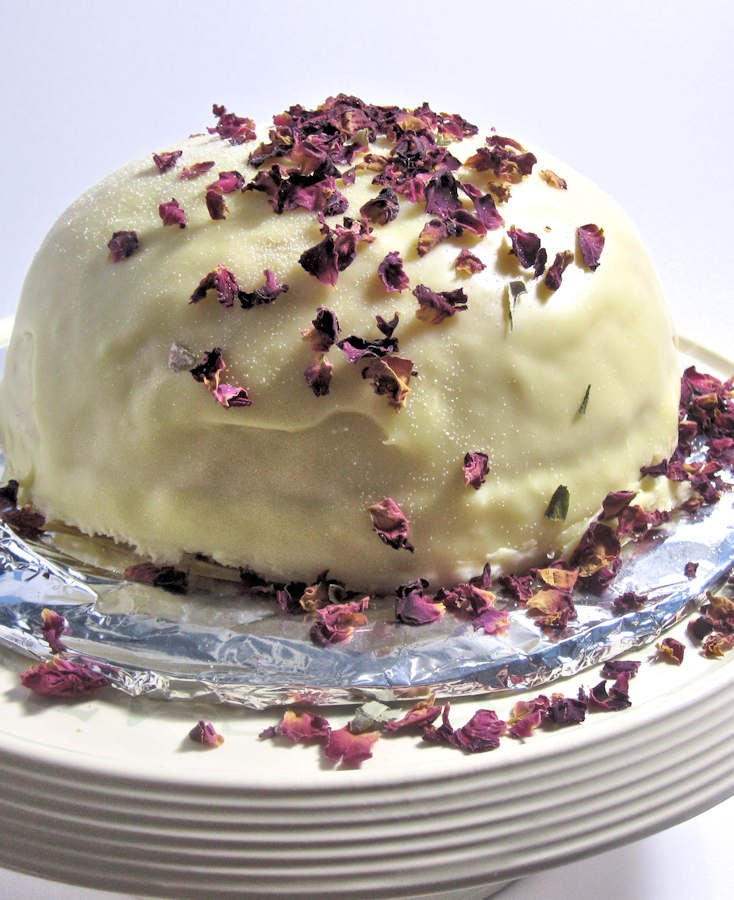NEW, Betty Crocker Bake n Fill Mini Dome Cake Pans, 12pc Set –  LiquidationMania.com