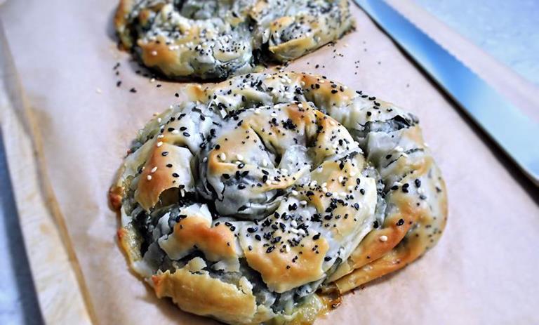 Filo snails with mushrooms and spinach