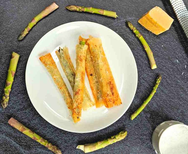 asparagus wrapped in filo pastry cuisinefiend.com