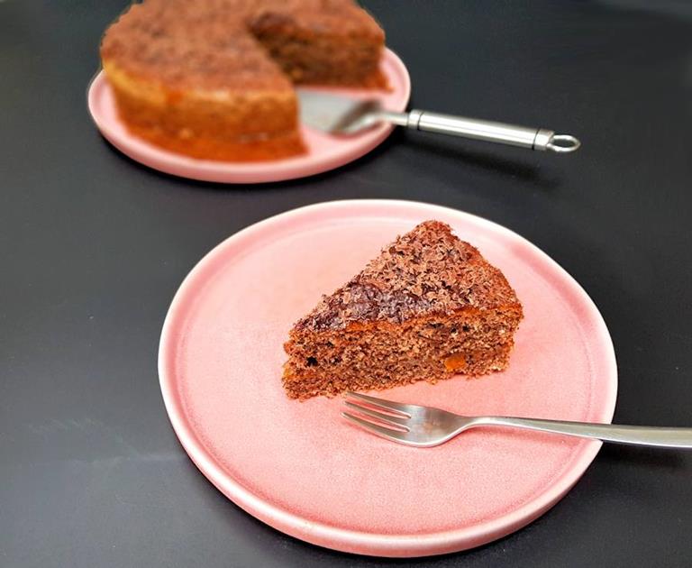 flourless walnut cake with apricot jam and dark chocolate cuisinefiend.com