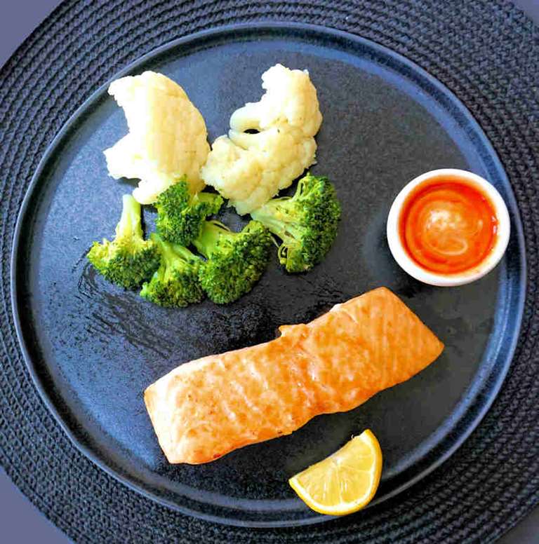 simple grilled salmon cuisinefiend.com