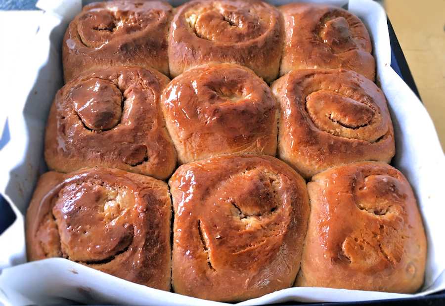 Sourdough honey buns