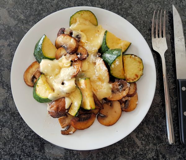 courgette mushroom and cheese fry-up cuisinefiend.com keto diary