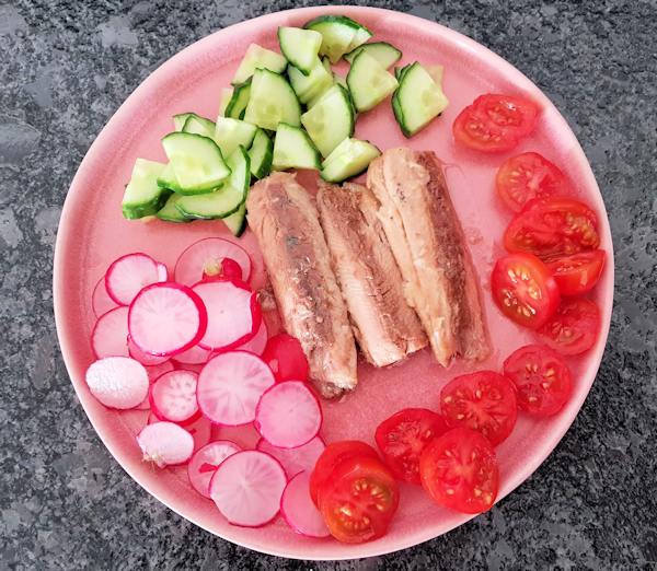 tinned sardines and salads cuisinefiend.com keto diary