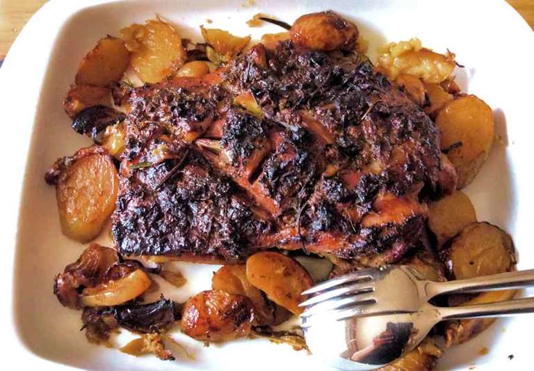 Slow roast shoulder of lamb cuisinefiend.com