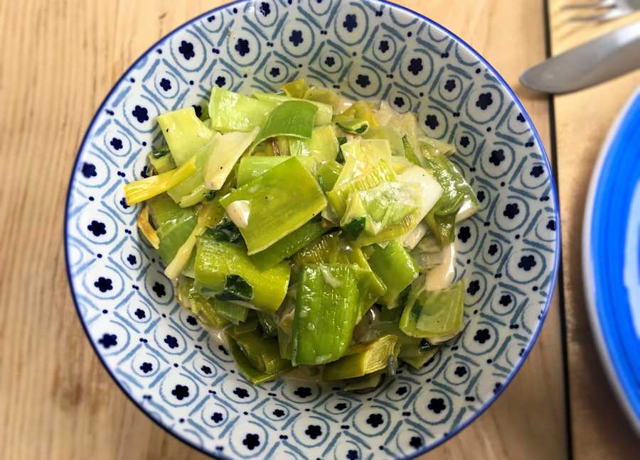 Leeks with wild garlic