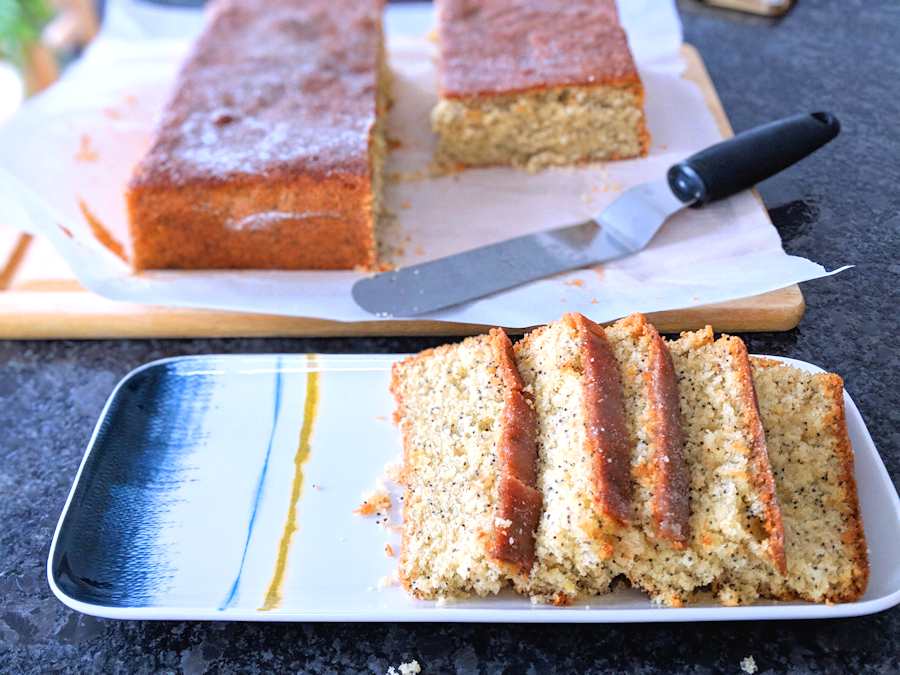 lemon and poppy seed cake