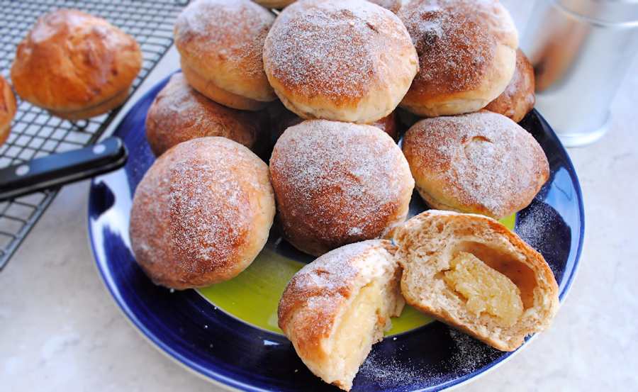 Marzipan buns