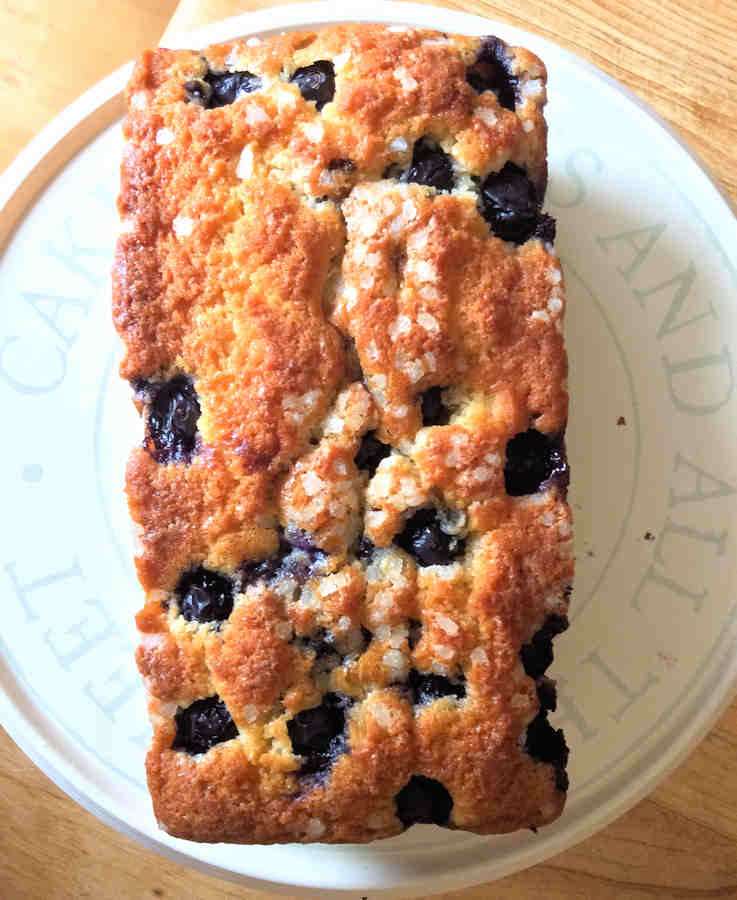 mascarpone blueberry cake cuisinefiend.com