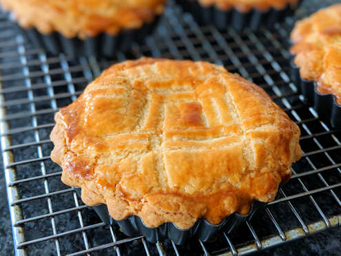 mini breton cakes