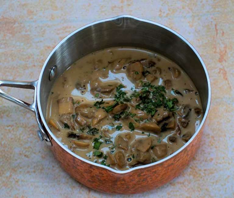 mushroom sauce cuisinefiend.com