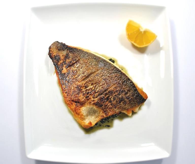 pan fried sea bream with creamed spinach cuisinefiend.com