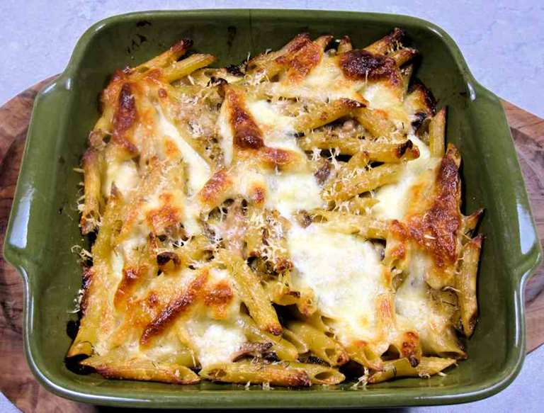 penne bake with leeks and mushrooms cuisinefiend.com