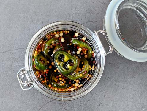 pickled jalapeno peppers
