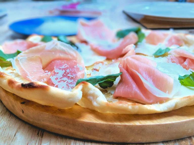 pizza bianca with prosciutto