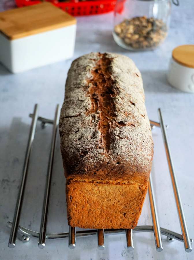 porridge bread with honey and sunflower cuisinefiend.com