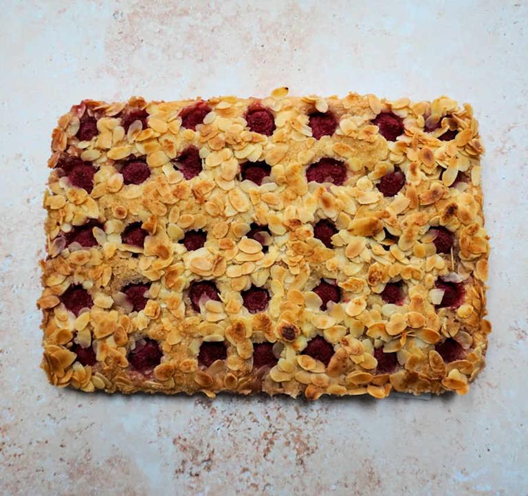 raspberry and almond slice cuisinefiend.com