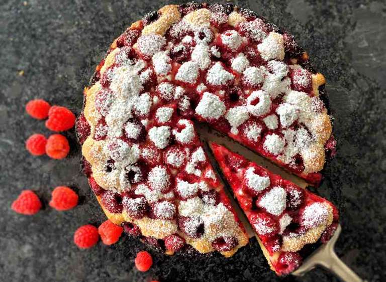 Raspberry sponge cake